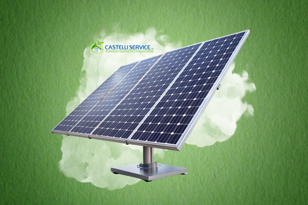 Fotovoltaici sotto nuvola bianca